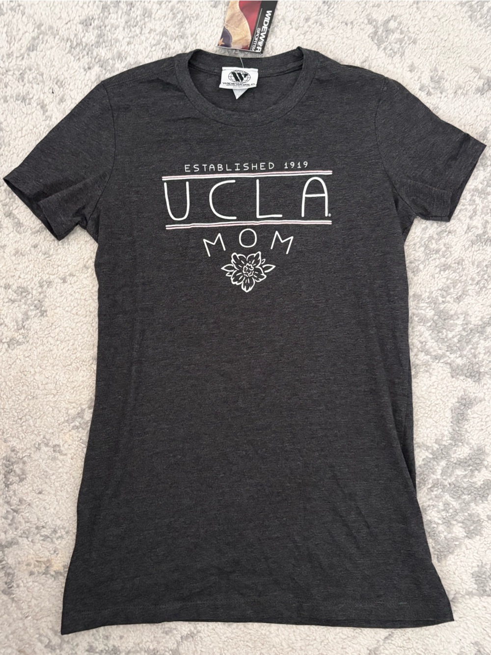 UCLA MomTee - NWT!